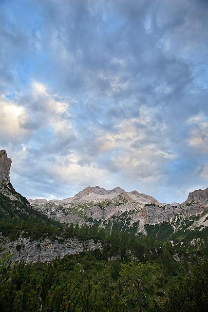 Triglav nad Velim poljem
