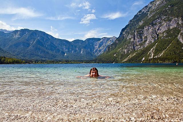 Kopanje v Bohinjskem jezeru
